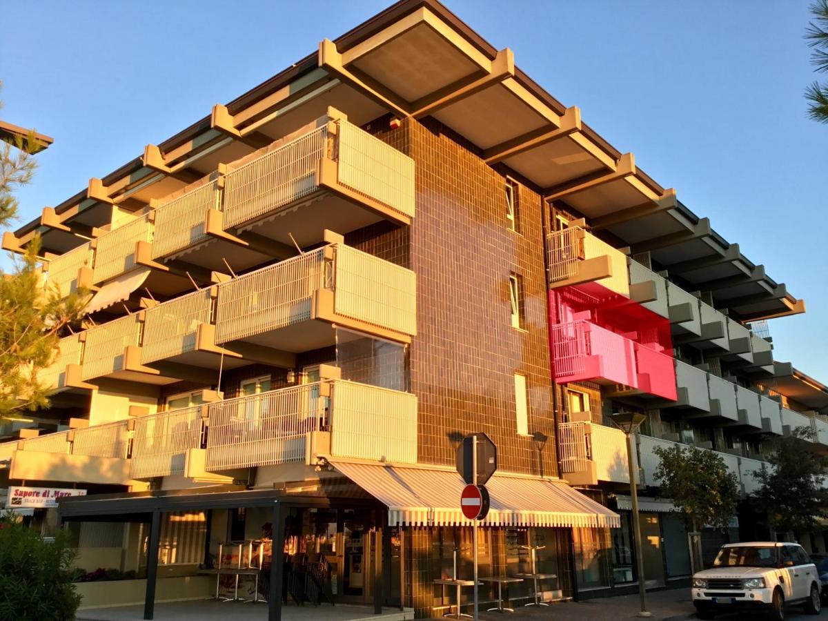 Sparkling Holiday Lignano Sabbiadoro Eksteriør billede