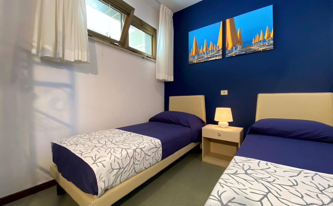 Sparkling Holiday Lignano Sabbiadoro Eksteriør billede