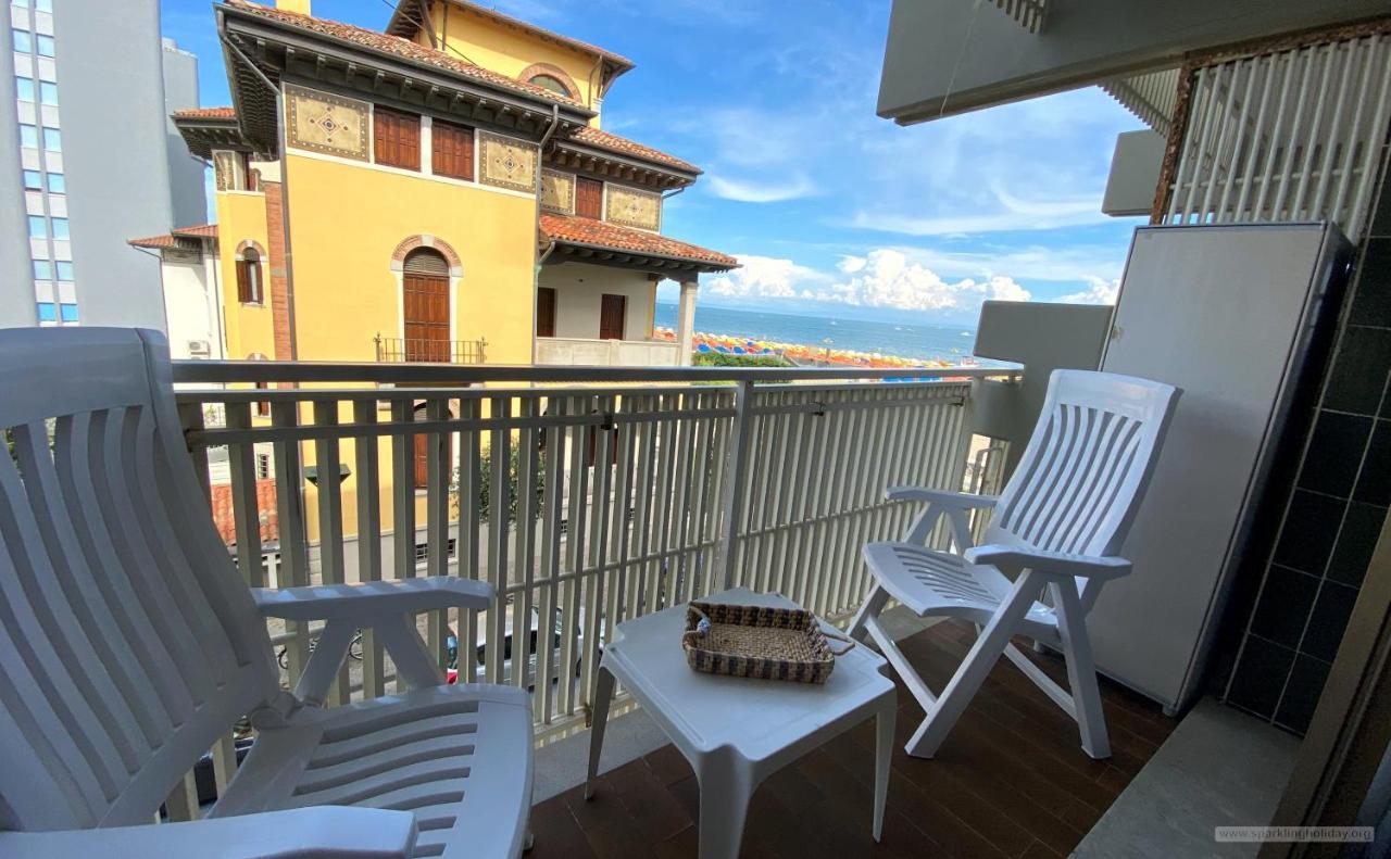 Sparkling Holiday Lignano Sabbiadoro Eksteriør billede