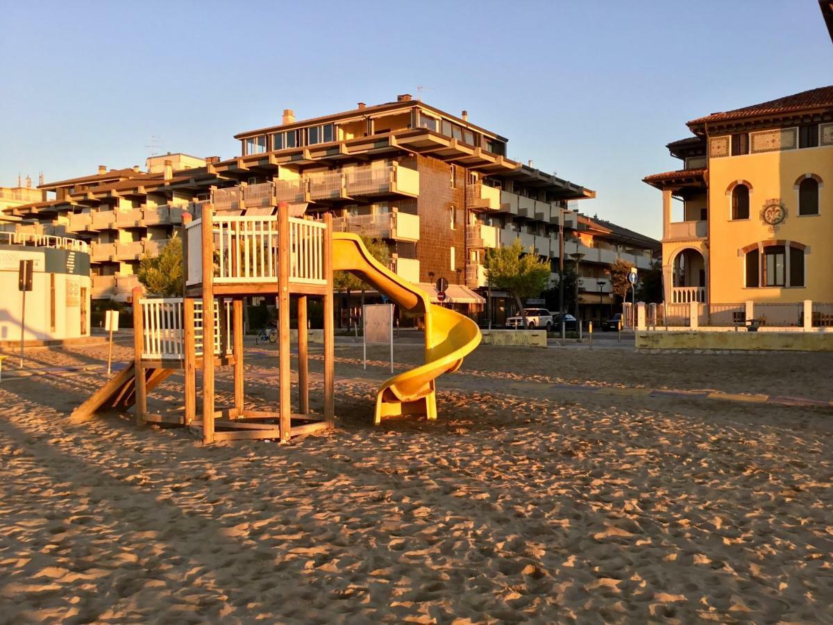 Sparkling Holiday Lignano Sabbiadoro Eksteriør billede