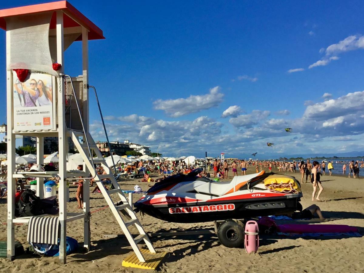 Sparkling Holiday Lignano Sabbiadoro Eksteriør billede